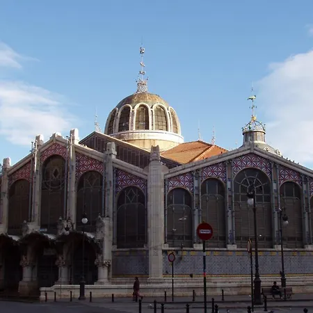 Alojamento de Acomodação e Pequeno-almoço El Mercat 3*